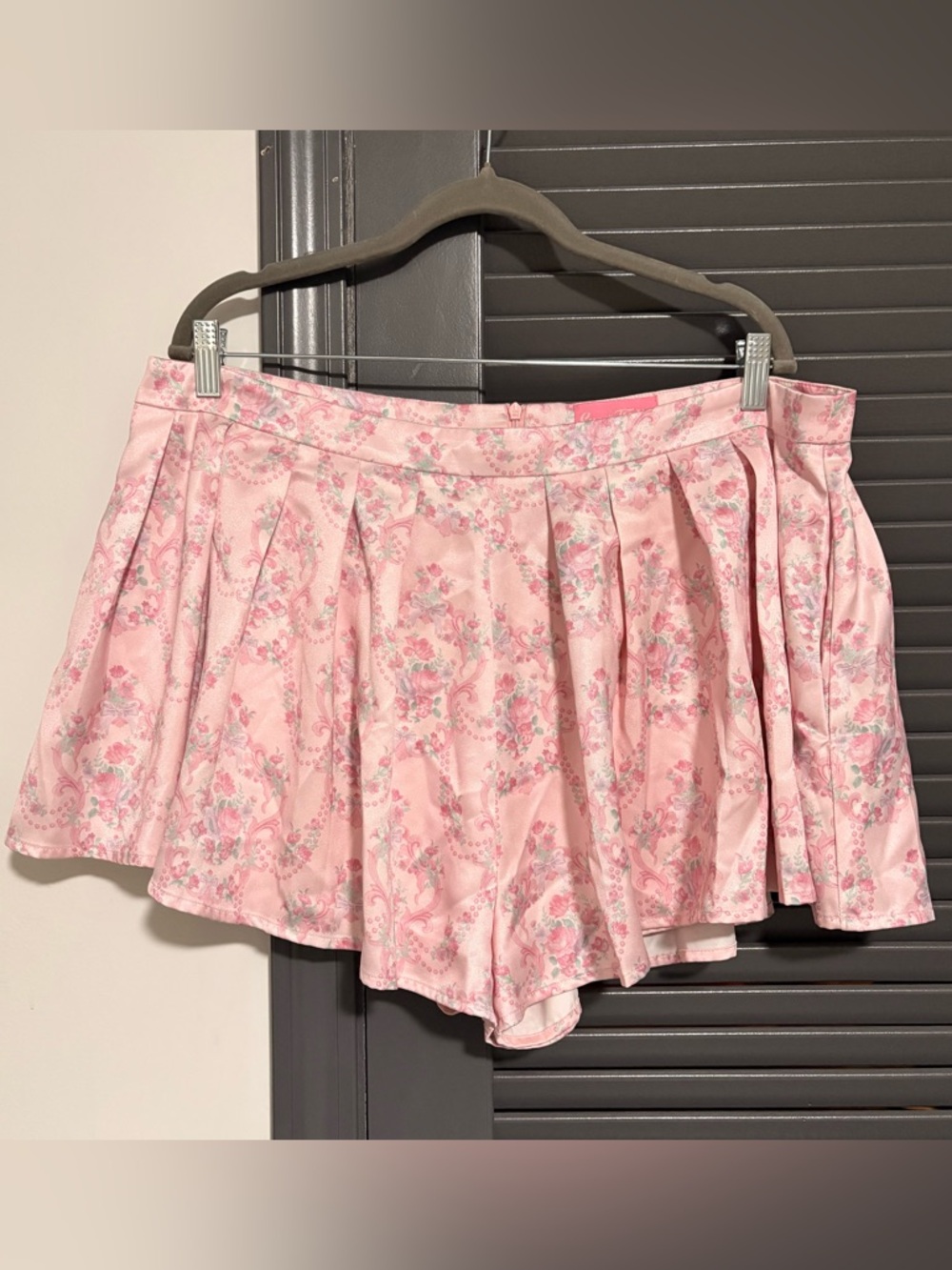 Sugar Thrillz Plus Size Scandal Sheet Pleated Shorts